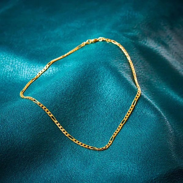 Goldkette als Figarokette diamantiert in Gelbgold 333 / 8K, 42 cm lang, 3,4 mm breit, Gewicht ca. 9 g.