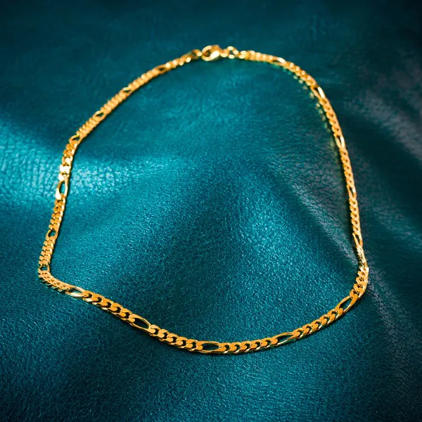 Goldkette als Figarokette diamantiert in Gelbgold 585 / 14K, 55 cm lang, 4,3 mm breit, Gewicht ca. 23.4 g.