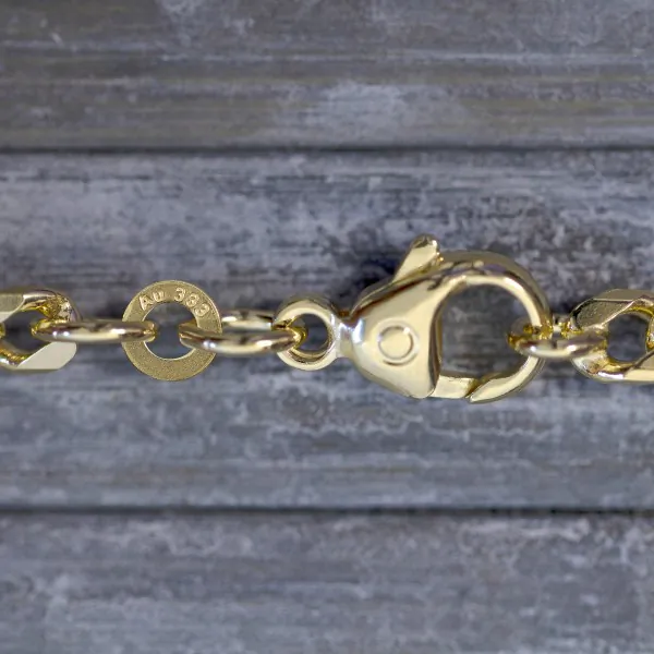 Armband als Figarokette diamantiert in Gelbgold 333 / 8K, 18 cm lang, 4,3 mm breit, Gewicht ca. 7.4 g.