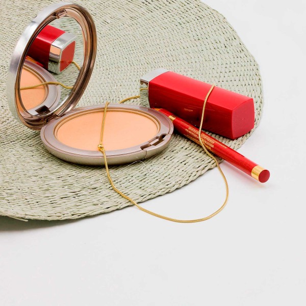 Goldkette als Schlangenkette in Gelbgold 750 / 18K, 60 cm lang, 1,2 mm breit, Gewicht ca. 6.4 g.