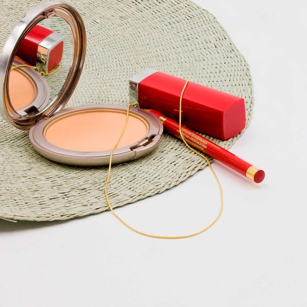 Goldkette als Schlangenkette in Gelbgold 375 / 9K, 50 cm lang, 0,9 mm breit, Gewicht ca. 3.6 g.