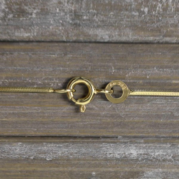 Goldkette als Schlangenkette diamantiert in Gelbgold 333 / 8K, 45 cm lang, 0,9 mm breit, Gewicht ca. 3.3 g.