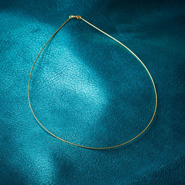 Goldkette als Tondakette in Gelbgold 585 / 14K, 42 cm lang, 0,8 mm breit, Gewicht ca. 2.7 g.