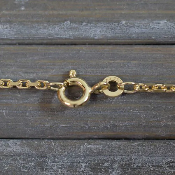Goldkette als Ankerkette stirnseitig diamantiert in Gelbgold 333 / 8K, 45 cm lang, 1,6 mm breit, Gewicht ca. 5 g.