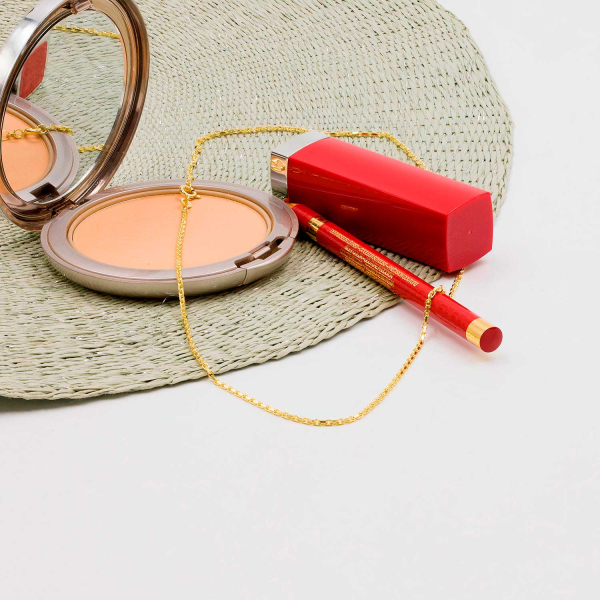 Goldkette als Ankerkette stirnseitig diamantiert in Gelbgold 333 / 8K, 55 cm lang, 1,6 mm breit, Gewicht ca. 6.1 g.