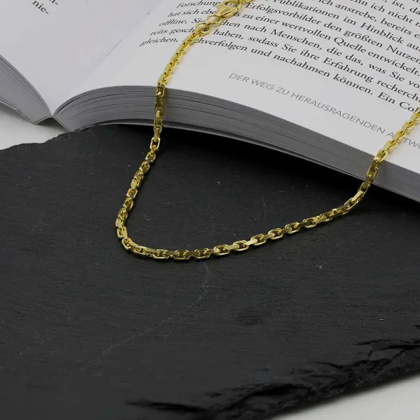 Goldkette als Ankerkette diamantiert in Gelbgold 333 / 8K, 42 cm lang, 2,5 mm breit, Gewicht ca. 11 g.
