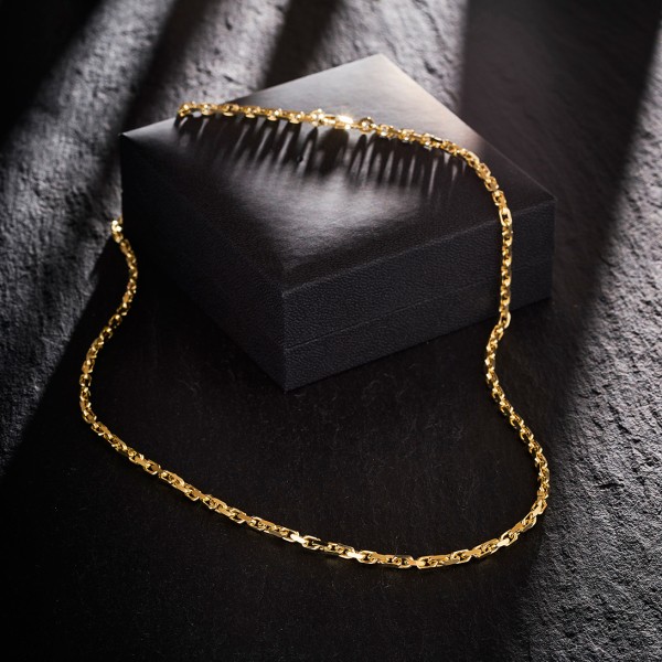 Goldkette als Ankerkette diamantiert in Gelbgold 585 / 14K, 45 cm lang, 3 mm breit, Gewicht ca. 21.3 g.