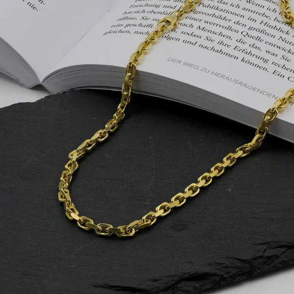 Goldkette als Ankerkette diamantiert in Gelbgold 333 / 8K, 45 cm lang, 3,8 mm breit, Gewicht ca. 29.3 g.