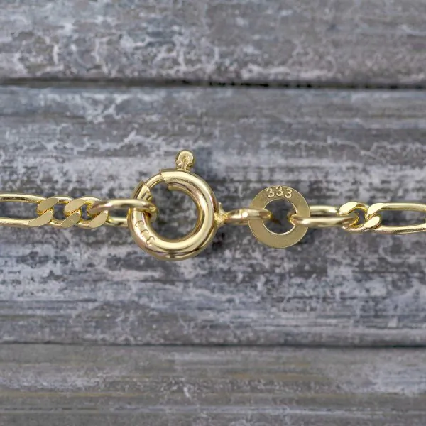 Goldkette als Figarokette diamantiert in Gelbgold 333 / 8K, 50 cm lang, 2,2 mm breit, Gewicht ca. 4.6 g.