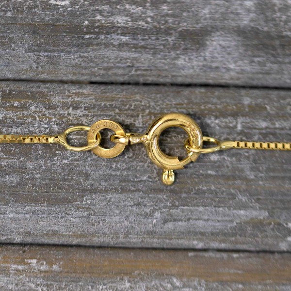 Goldkette als Venezianerkette in Gelbgold 333 / 8K, 40 cm lang, 0,7 mm breit, Gewicht ca. 1.3 g.