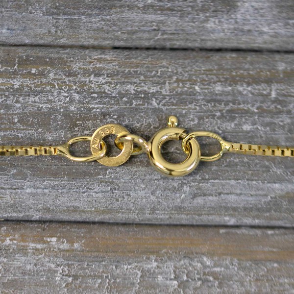 Goldkette als Venezianerkette in Gelbgold 333 / 8K, 34 cm lang, 0,8 mm breit, Gewicht ca. 1.4 g.