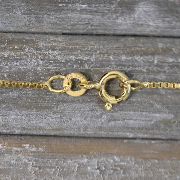 Goldkette als Venezianerkette in Gelbgold 333 / 8K, 30 cm lang, 0,9 mm breit, Gewicht ca. 1.5 g.