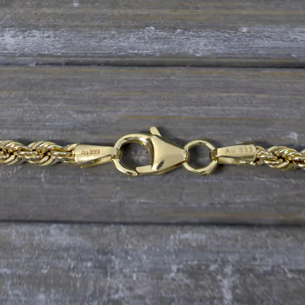 Goldkette als Kordelkette hohl in Gelbgold 333 / 8 Karat, 65 cm lang, 2.7 mm breit, Gewicht ca. 5,8 g.