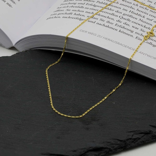 Goldkette als S-Panzerkette in Gelbgold 585 / 14K, 45 cm lang, 1,3 mm breit, Gewicht ca. 2.2 g.