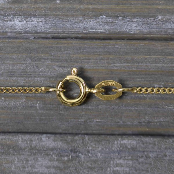 Goldkette als Panzerkette flach in Gelbgold 375 / 9 Karat, 36 cm lang, 1.2 mm breit, Gewicht ca. 1.6 g.