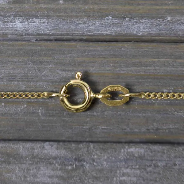 Goldkette als Panzerkette flach in Gelbgold 375 / 9K, 45 cm lang, 1,2 mm breit, Gewicht ca. 2 g.