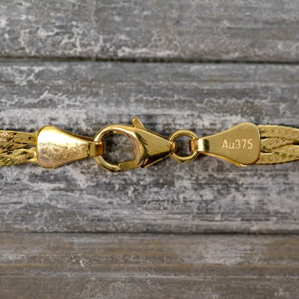 Armband als Herringbone Kette in Gelbgold 375 / 9K, 19 cm lang, 3,8 mm breit, Gewicht ca. 2 g.