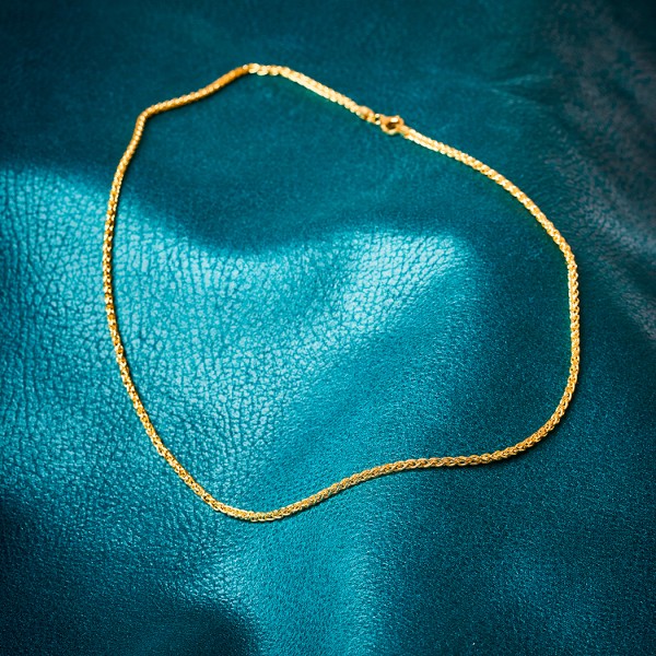 Goldkette als Zopfkette in Gelbgold 375 / 9K, 50 cm lang, 2,5 mm breit, Gewicht ca. 10.6 g.