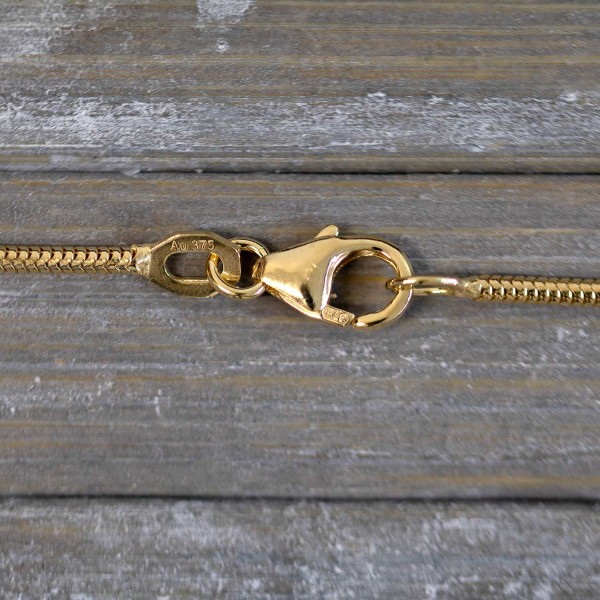 Goldkette als Schlangenkette in Gelbgold 375 / 9K, 42 cm lang, 1,4 mm breit, Gewicht ca. 3.4 g.