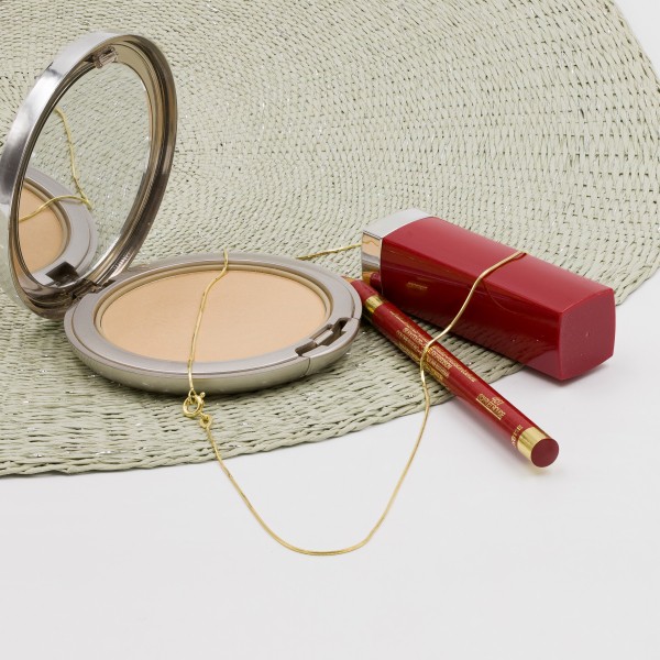 Goldkette als Schlangenkette diamantiert in Gelbgold 585 / 14K, 40 cm lang, 0,8 mm breit, Gewicht ca. 2.7 g.