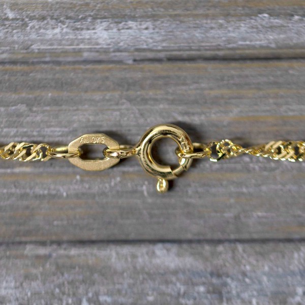 Goldkette als Singapurkette in Gelbgold 375 / 9K, 55 cm lang, 1,8 mm breit, Gewicht ca. 2.9 g.