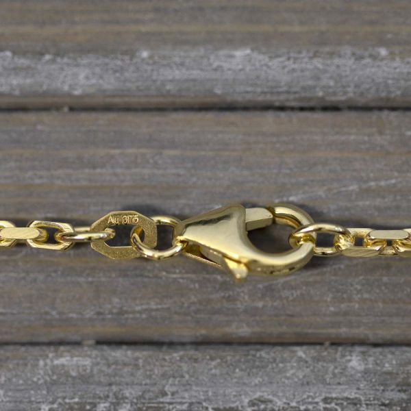 Goldkette als Ankerkette diamantiert in Gelbgold 375 / 9K, 45 cm lang, 2 mm breit, Gewicht ca. 8.4 g.