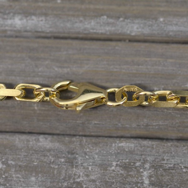 Goldkette als Ankerkette diamantiert in Gelbgold 375 / 9K, 45 cm lang, 3 mm breit, Gewicht ca. 18 g.