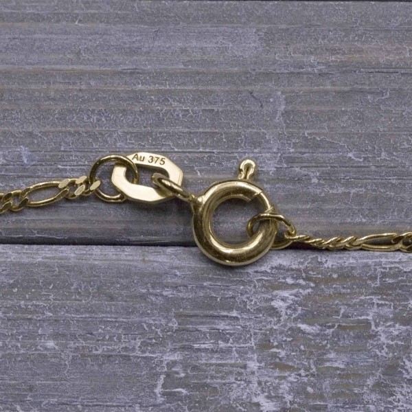 Goldkette als Figarokette diamantiert in Gelbgold 375 / 9K, 45 cm lang, 1,5 mm breit, Gewicht ca. 2.1 g.