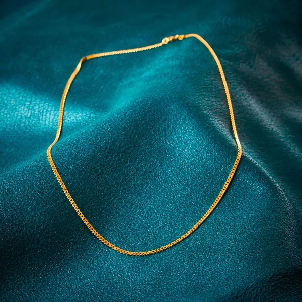 Goldkette als Panzerkette flach 0.8 Höhe in Gelbgold 585 / 14K, 50 cm lang, 2,4 mm breit, Gewicht ca. 7.9 g.