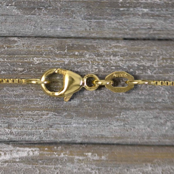 Goldkette als Venezianerkette in Gelbgold 375 / 9K, 36 cm lang, 0,7 mm breit, Gewicht ca. 1.4 g.