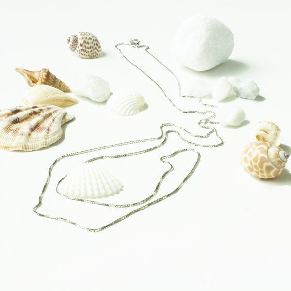 Goldkette als Venezianerkette in Weißgold 585 / 14K, 42 cm lang, 0,7 mm breit, Gewicht ca. 1.8 g.