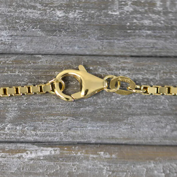 Goldkette als Venezianerkette in Gelbgold 375 / 9 Karat, 40 cm lang, 1.8 mm breit, Gewicht ca. 7,7 g.