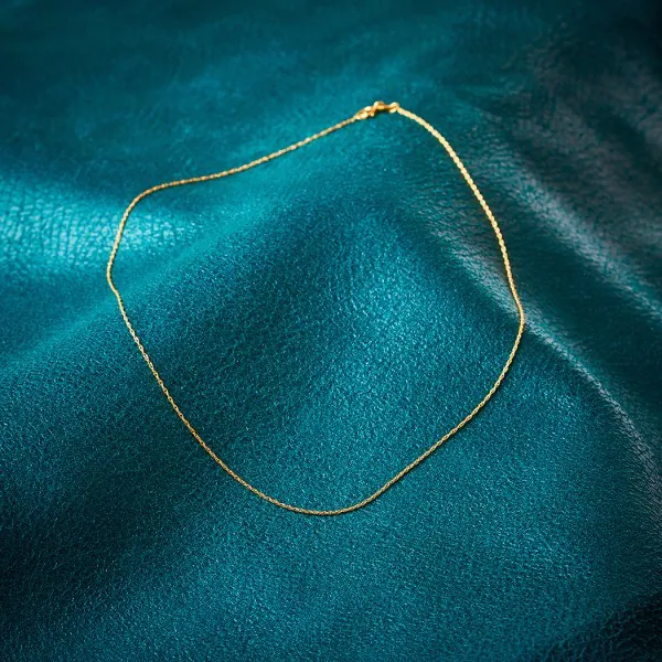 Goldkette als Doppelankerkette in Gelbgold 375 / 9K, 45 cm lang, 1 mm breit, Gewicht ca. 0.7 g.