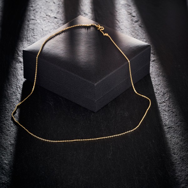 Goldkette als Ankerkette diamantiert in Gelbgold 375 / 9K, 42 cm lang, 1,2 mm breit, Gewicht ca. 1.9 g.