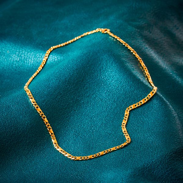 Goldkette als Dollarkette satiniert in Gelbgold 333 / 8K, 50 cm lang, 3,7 mm breit, Gewicht ca. 19.4 g.