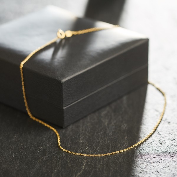 Goldkette als Achterkette in Gelbgold 585 / 14K, 50 cm lang, 1,3 mm breit, Gewicht ca. 2.4 g.