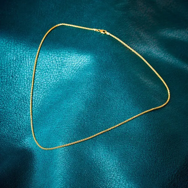 Goldkette als Zopfkette in Gelbgold 585 / 14K, 38 cm lang, 2,1 mm breit, Gewicht ca. 6.5 g.
