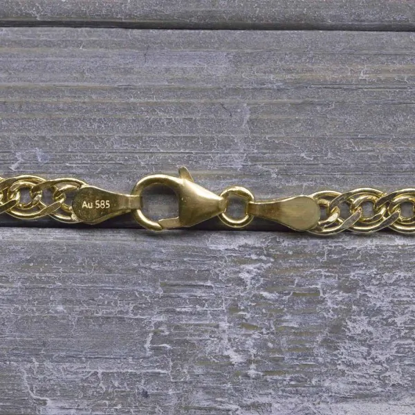Armband als Zwillingspanzerkette in Gelbgold 585 / 14K, 19 cm lang, 3,9 mm breit, Gewicht ca. 2.1 g.