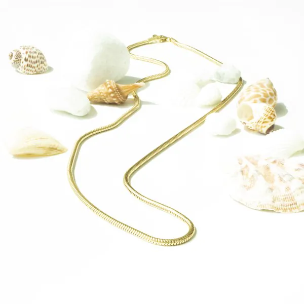 Goldkette als Schlangenkette in Gelbgold 750 / 18K, 34 cm lang, 1,9 mm breit, Gewicht ca. 7.4 g.