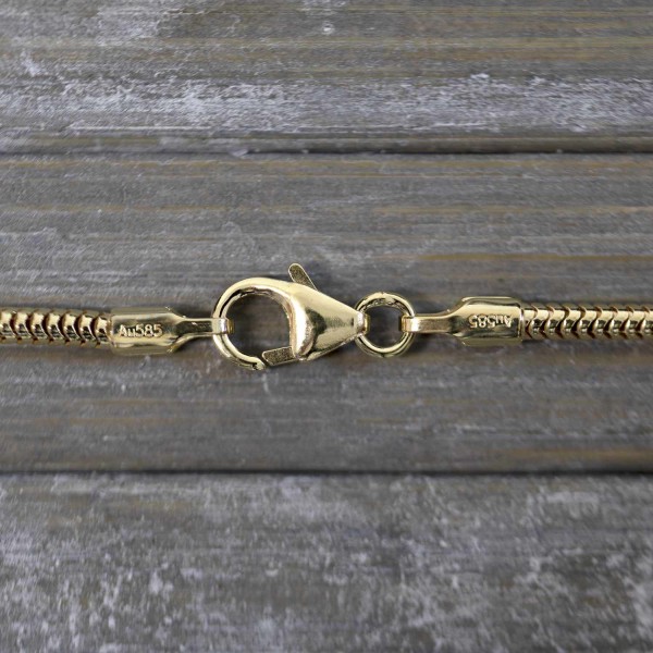Goldkette als Schlangenkette in Gelbgold 585 / 14K, 34 cm lang, 1,9 mm breit, Gewicht ca. 6.4 g.