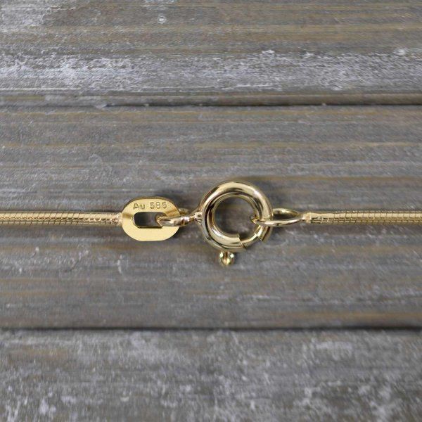 Goldkette als Schlangenkette in Gelbgold 585 / 14K, 40 cm lang, 1,1 mm breit, Gewicht ca. 4.3 g.