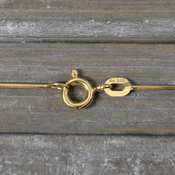 Goldkette als Schlangenkette diamantiert in Gelbgold 585 / 14K, 34 cm lang, 0,8 mm breit, Gewicht ca. 2.2 g.