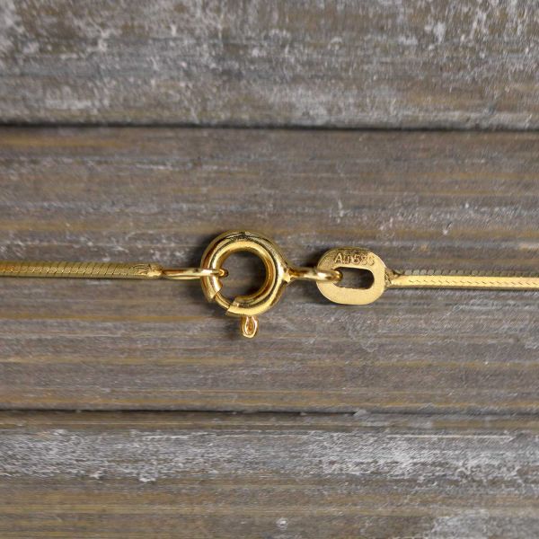 Goldkette als Schlangenkette diamantiert in Gelbgold 585 / 14K, 42 cm lang, 0,9 mm breit, Gewicht ca. 3.8 g.