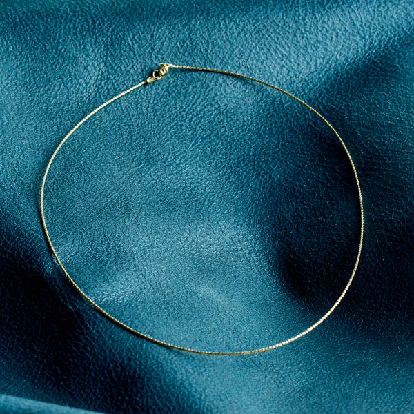 Goldkette als Tondakette diamantiert in Gelbgold 585 / 14K, 45 cm lang, 1,1 mm breit, Gewicht ca. 3.4 g.