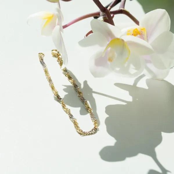 Armband als Singapurkette Bicolor in Gelbgold / Weißgold 585 / 14K, 19 cm lang, 2,4 mm breit, Gewicht ca. 2 g.