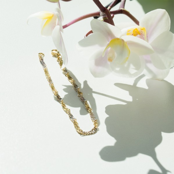 Armband als Singapurkette in Bicolor Gelbgold / Weißgold 585 / 14K, 20 cm lang, 2.4 mm breit, Gewicht ca. 2.1 g.