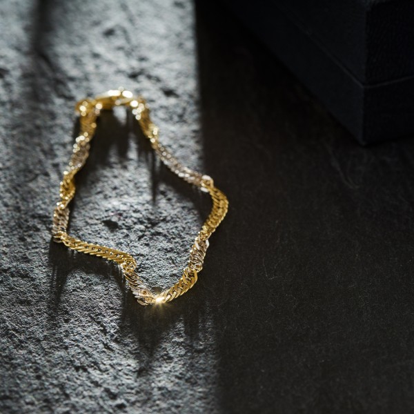 Armband als Singapurkette in Gelbgold 585 / 14K, 19 cm lang, 2,9 mm breit, Gewicht ca. 3 g.