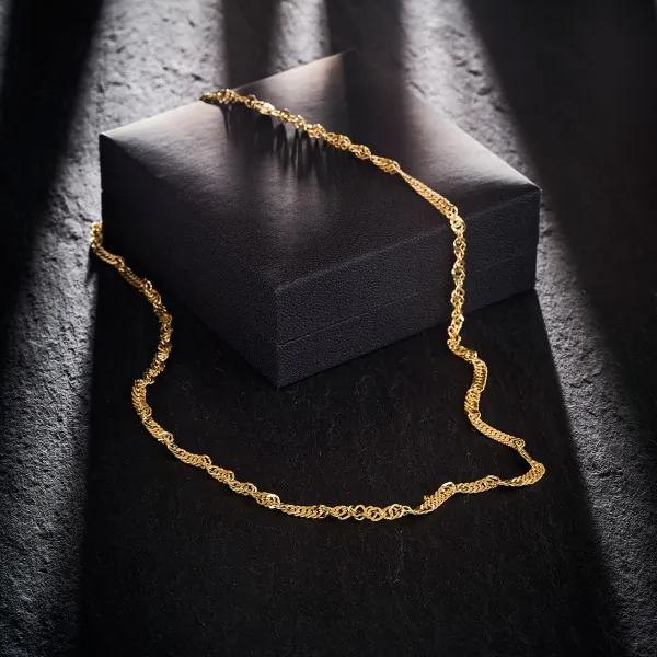 Goldkette als Singapurkette in Gelbgold 333 / 8K, 36 cm lang, 3,4 mm breit, Gewicht ca. 6.2 g.