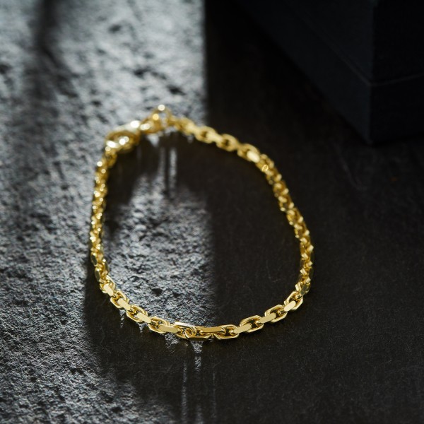 Armband als Ankerkette diamantiert in Gelbgold 750 / 18K, 19 cm lang, 2,5 mm breit, Gewicht ca. 7.9 g.