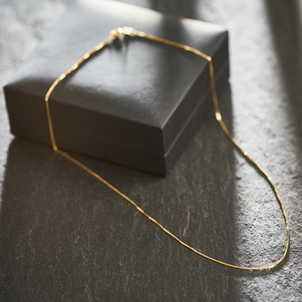 Goldkette als Venezianerkette in Gelbgold 585 / 14K, 45 cm lang, 0,7 mm breit, Gewicht ca. 1.7 g.